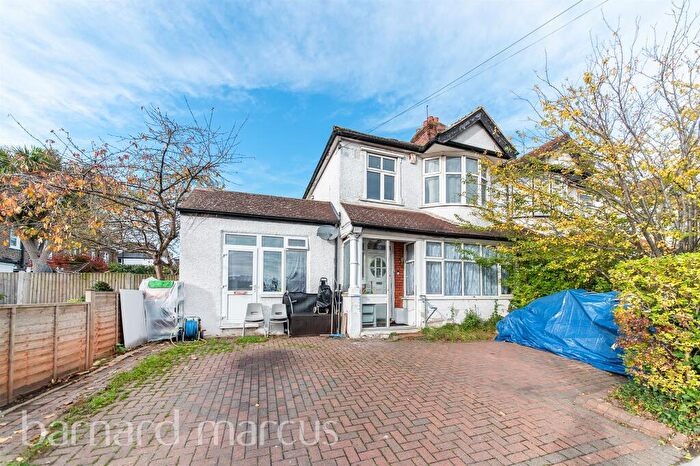 4 Bedroom End Of Terrace House For Sale In Oliver Avenue, London, SE25