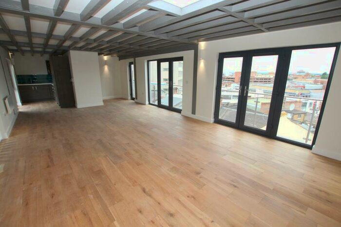 2 Bedroom Apartment To Rent In Woking, GU21