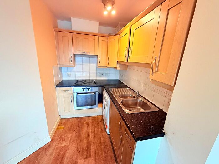 1 Bedroom Flat To Rent In Eastern Avenue, Ilford, IG2
