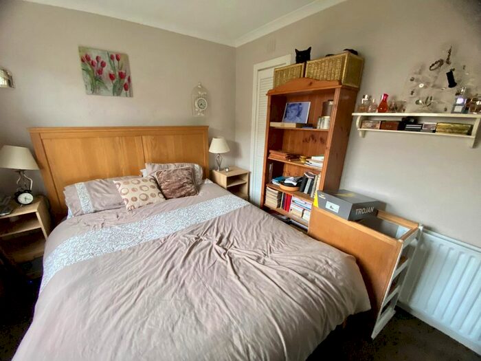 2 Bedroom Semi-Detached House For Sale In North Dryburgh Road, Wishaw, ML2