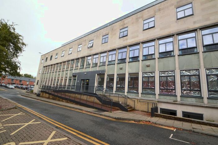 2 Bedroom Flat To Rent In Lee Street, Stockport, Stockport, SK1