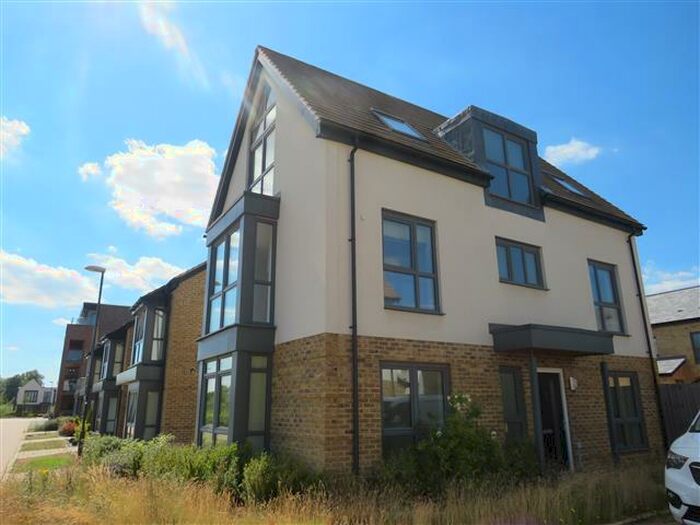 4 Bedroom House To Rent In Robinson Row, Oakgrove, Milton Keynes, MK10