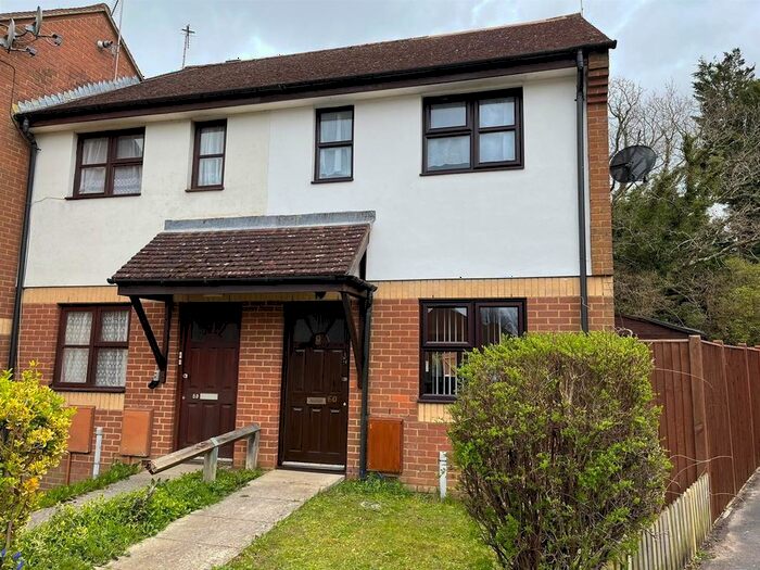 2 Bedroom End Of Terrace House To Rent In New Moorsite, Westfield, Hastings, TN35