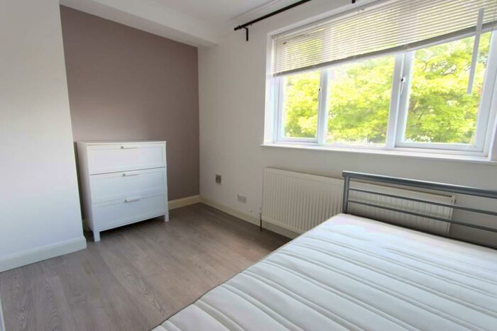 1 Bedroom Apartment To Rent In Goldings Crescent, Hatfield, AL10
