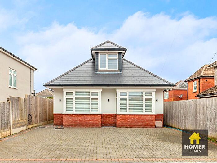 3 Bedroom Bungalow For Sale In MacLaren Road, Bournemouth, BH9