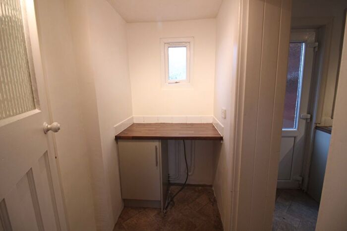 1 Bedroom Flat To Rent In Weyhill Road, Andover, Hampshire, SP10