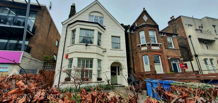 2 Bedroom Detached House To Rent In Lordship Lane, London, SE22