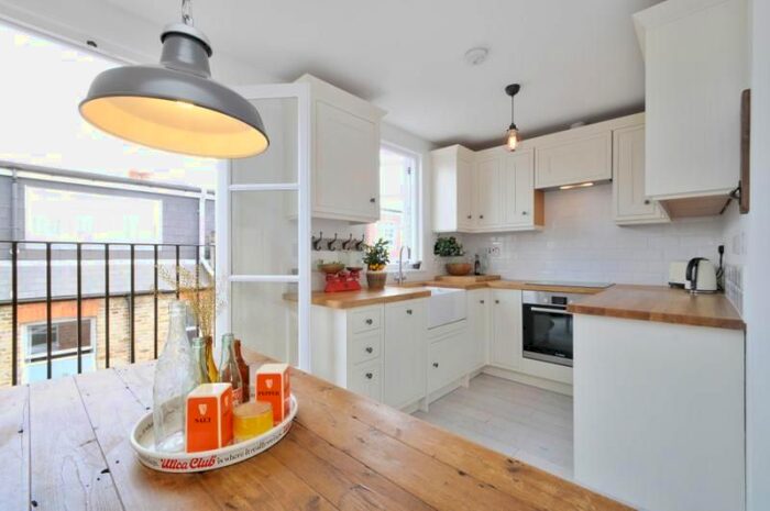 2 Bedroom Flat To Rent In Adelaide Grove, London, W12