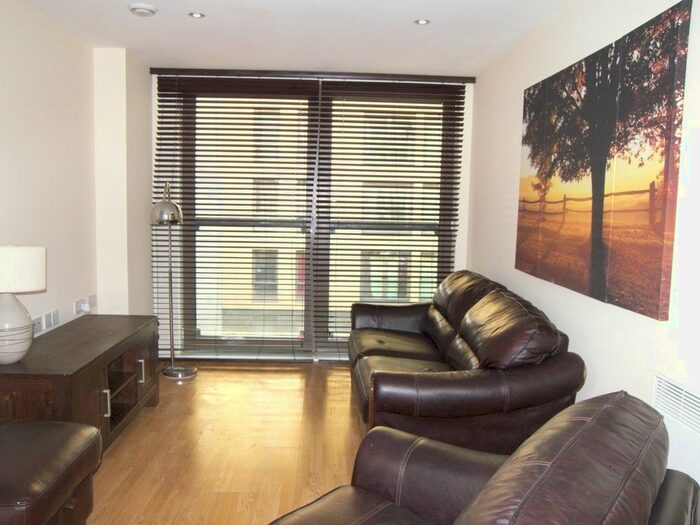 1 Bedroom Flat To Rent In Oak Square, London, SW9