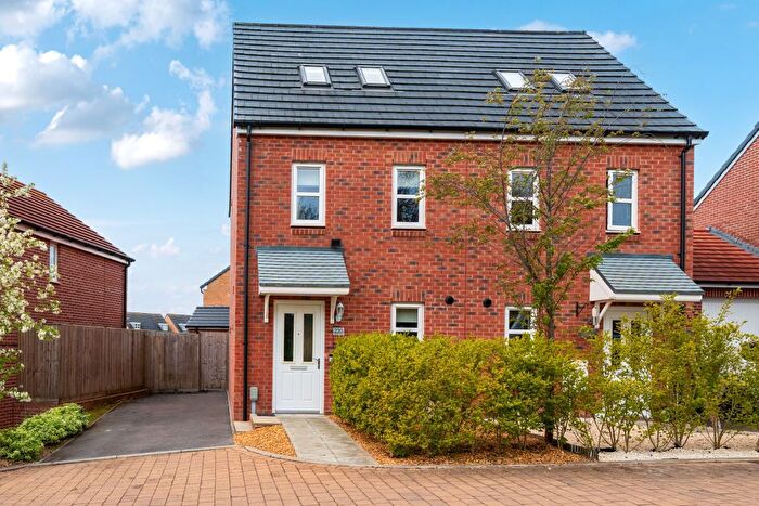 3 Bedroom Semi Detached House For Sale In Halter Way, Andover., SP11