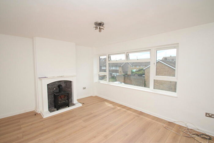 2 Bedroom Flat To Rent In Jasmine Gardens, Croydon, CR0