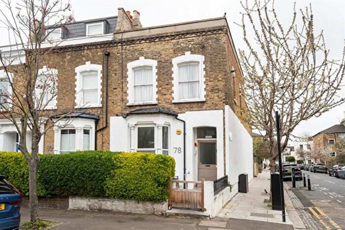 2 Bedroom House For Sale In Winston Road, Hackney, N16