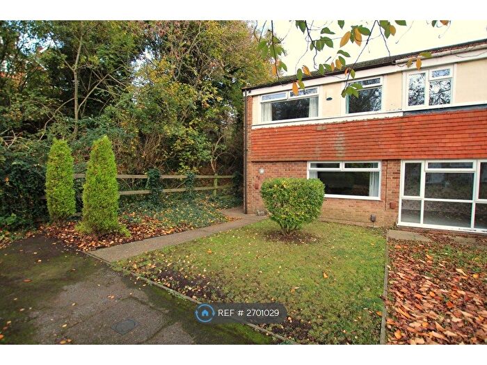 3 Bedroom Semi-detached House To Rent In Harvesters Close, Rainham, Gillingham, ME8