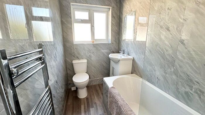 2 Bedroom Flat To Rent In Alexandra Court, Alexandra Road, Southend-on-Sea, SS1