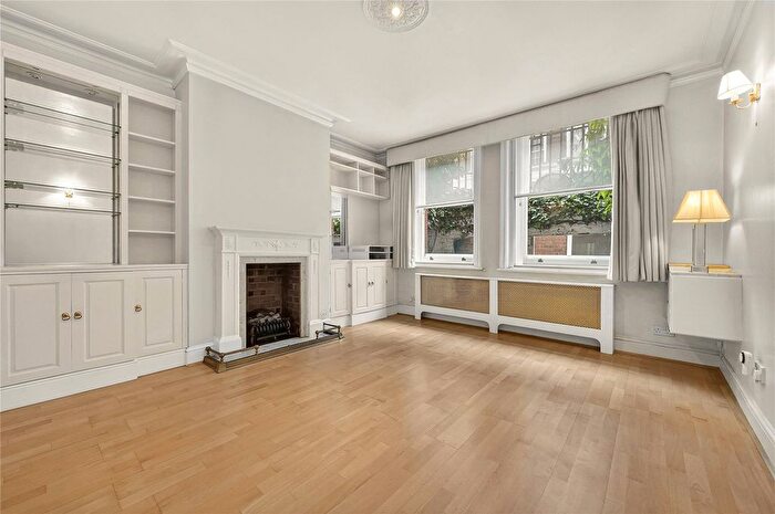 1 Bedroom Flat For Sale In Great Titchfield Street, London, W1W