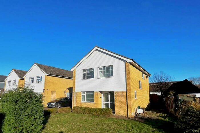 4 Bedroom Detached House To Rent In West End, Surrey, GU24