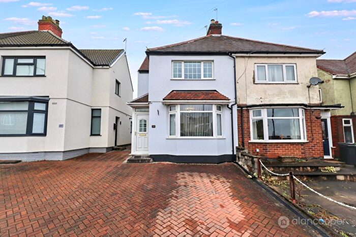 3 Bedroom Semi Detached House For Sale In Croft Road, Stockingford, Nuneaton, CV10