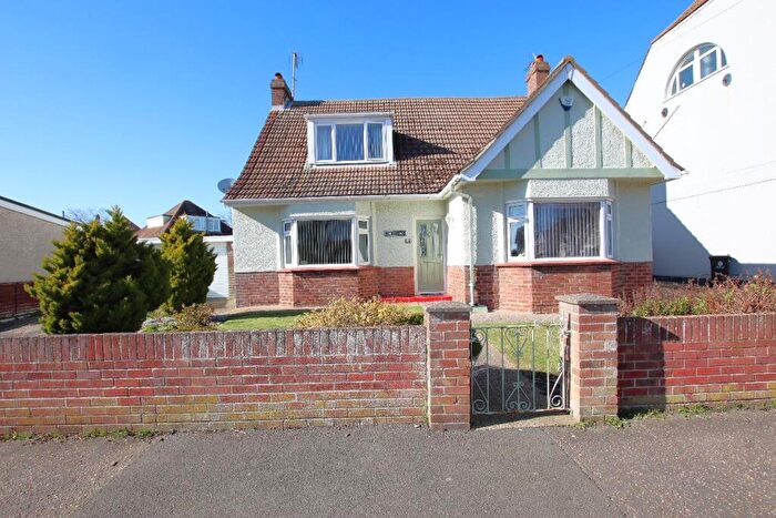 3 Bedroom Detached House For Sale In Freeland Road, Clacton On Sea, CO15