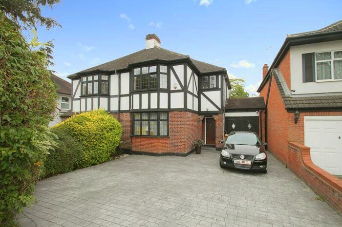 1 Bedroom Flat To Rent In Bridle Road, Pinner, Middlesex, HA5