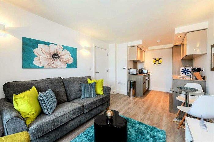 1 Bedroom Flat To Rent In Premier House, Edgware, HA8