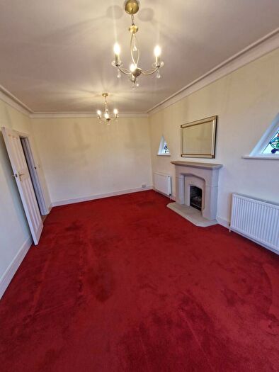 2 Bedroom Detached Bungalow For Sale In Taunton Drive, Westcliff-On-Sea, SS0