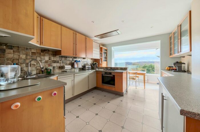 5 Bedroom Detached House For Sale In Cheltenham Road, Painswick, Stroud, GL6