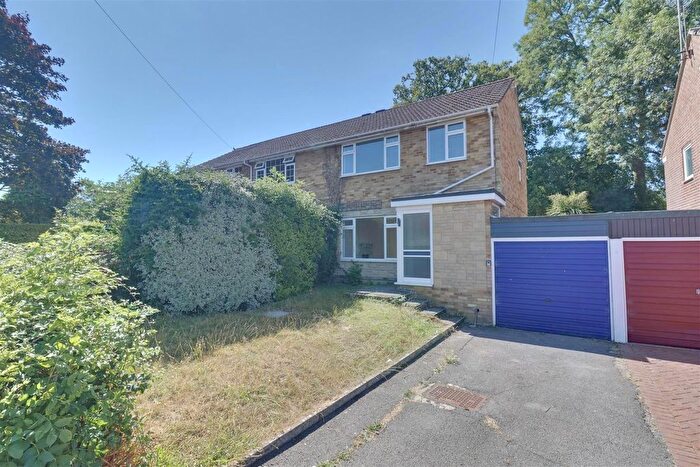 3 Bedroom Property To Rent In Durham Gardens, Waterlooville, PO7