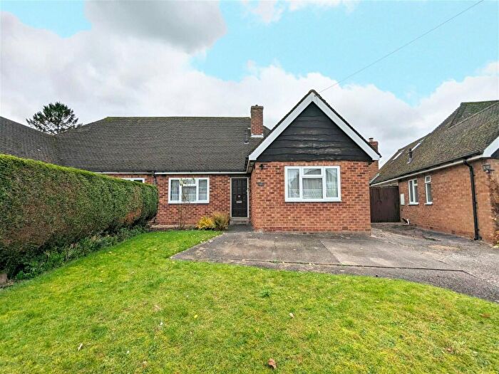 3 Bedroom Semi-Detached Bungalow For Sale In Meadow Road, Wythall, B47