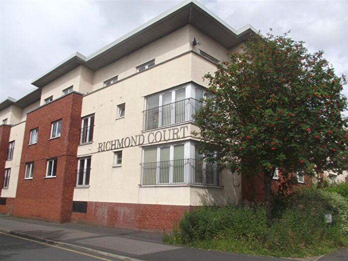 2 Bedroom Flat To Rent In Richmond Court, Salford, M3