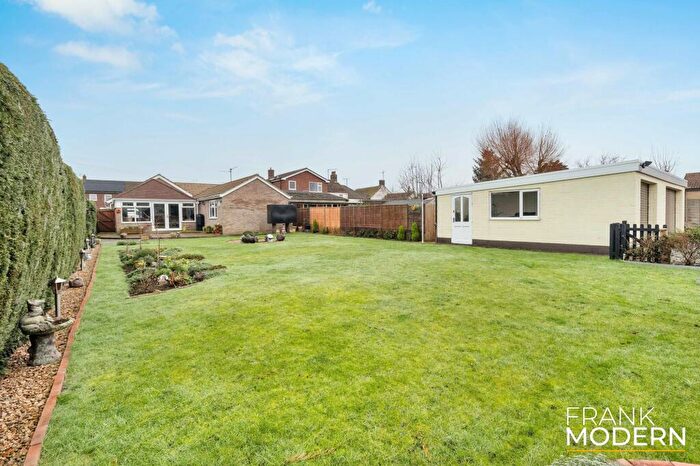 4 Bedroom Detached Bungalow For Sale In Seas End Road, Moulton Seas End, PE12