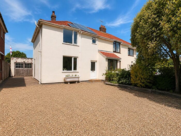 3 Bedroom Semi-Detached House For Sale In Sprowston, NR7