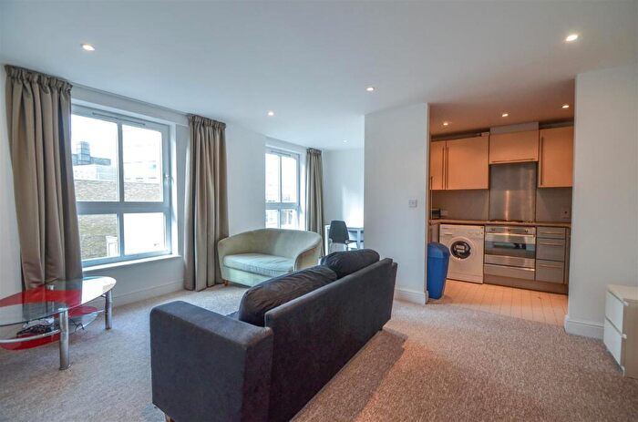 1 Bedroom Flat To Rent In Dryden Building, Commercial Road, E1