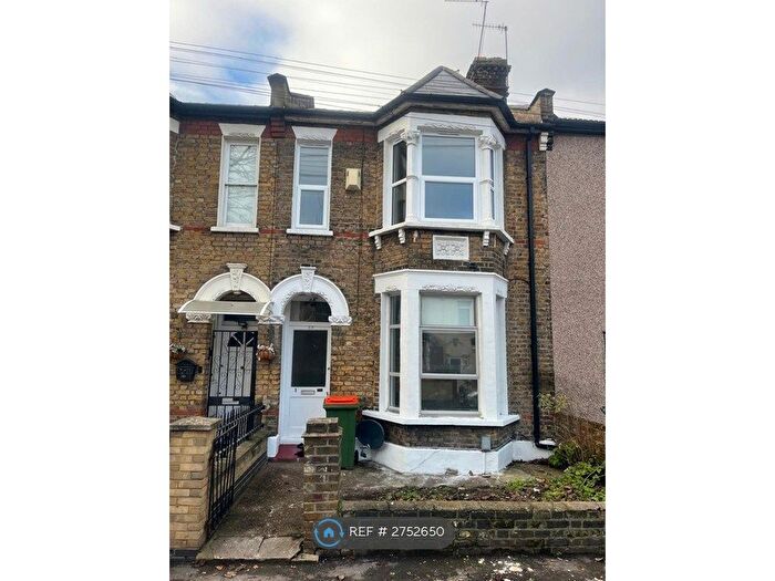 4 Bedroom Terraced House To Rent In Richford Road, Stratford, E15