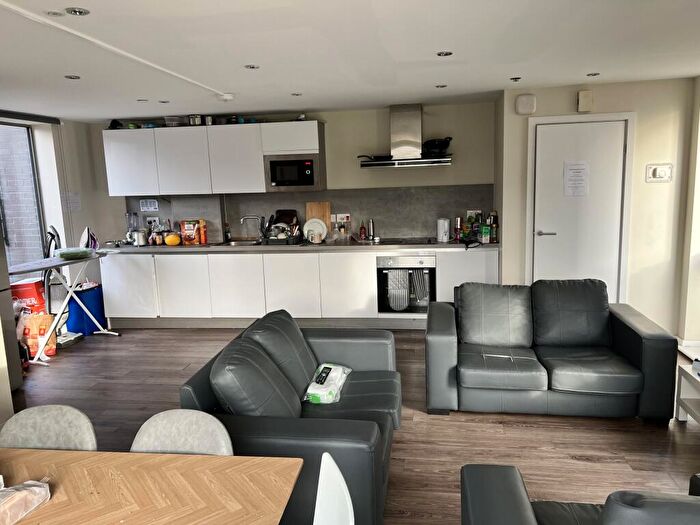 5 Bedroom Town House To Rent In Sudbury Street, Sheffield, S3