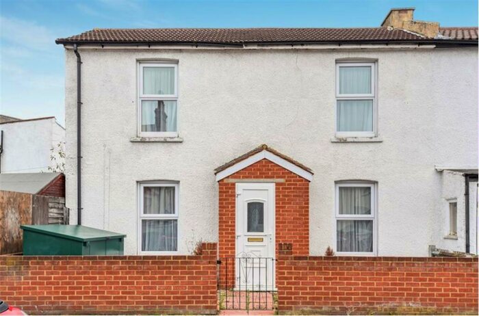 2 Bedroom Apartment To Rent In Wortley Road, Croydon, CR0