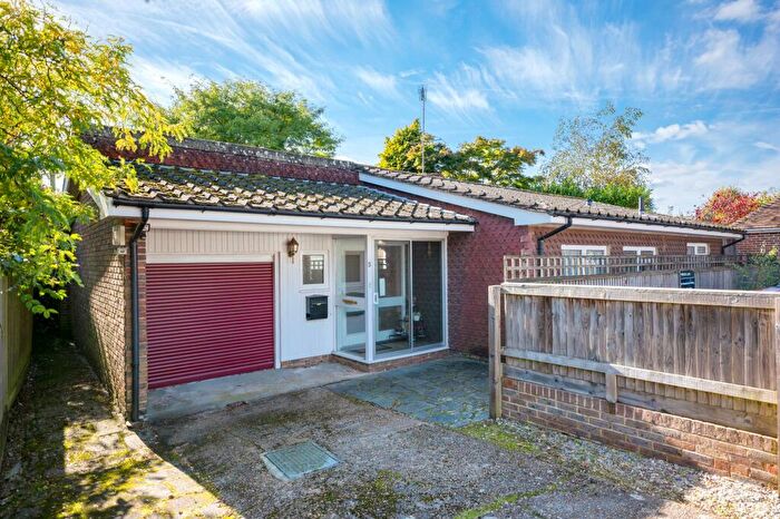 3 Bedroom Detached Bungalow For Sale In Hadmans Close, Horsham, RH12