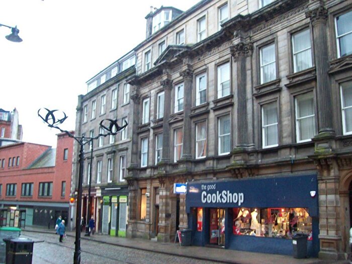 3 Bedroom Flat To Rent In Panmure Street, Dundee, DD1