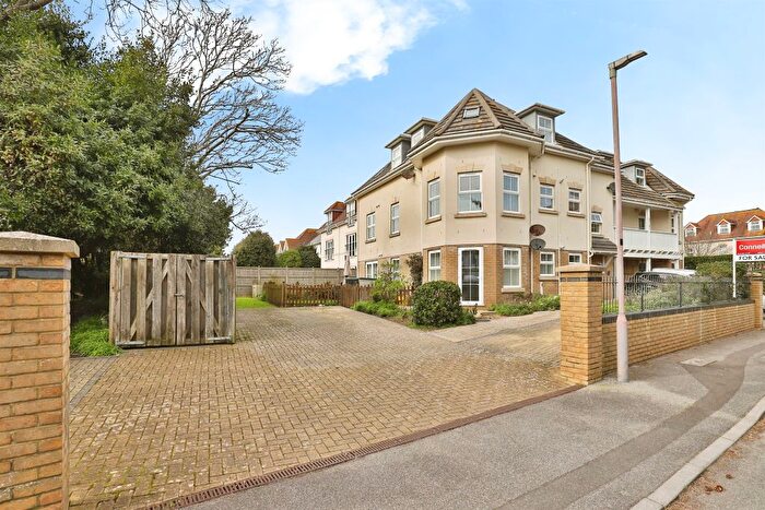 2 Bedroom Flat For Sale In Wollaston Road, Bournemouth, BH6
