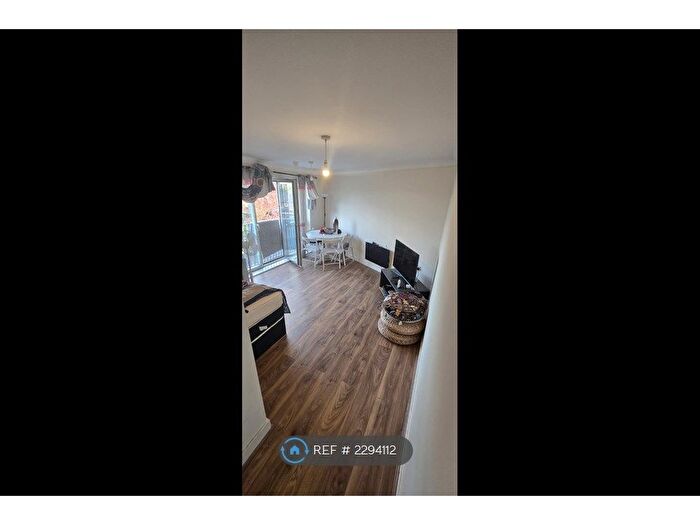 1 Bedroom Flat To Rent In London, London, IG11