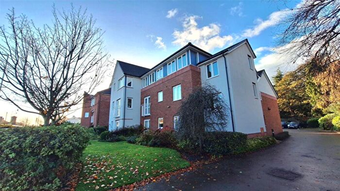 2 Bedroom Flat For Sale In Telegraph Road, Heswall, Wirral, CH60
