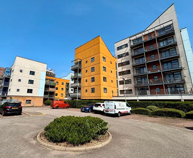 2 Bedroom Apartment To Rent In Maltings Close, London, E3