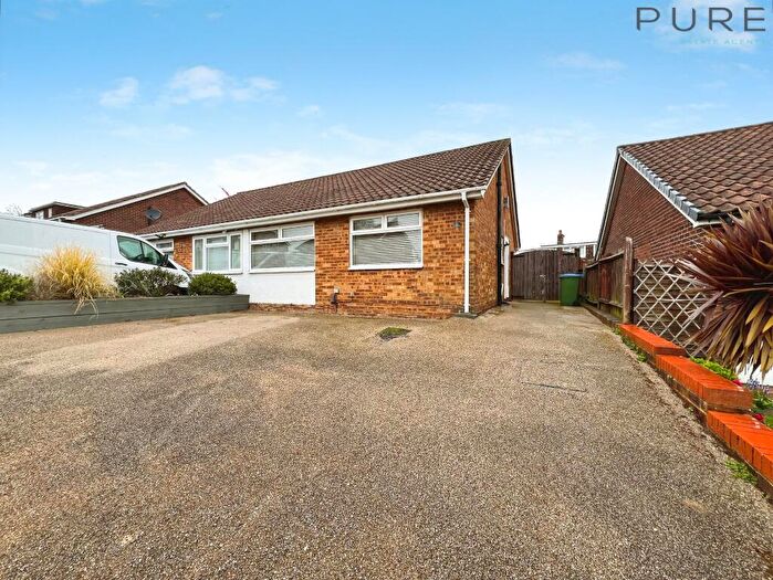 2 Bedroom Semi-Detached Bungalow To Rent In Saint Gabriel's Road, Bitterne, Southampton, SO18