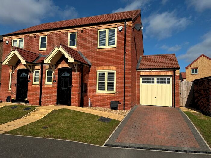 3 Bedroom Semi-Detached House For Sale In Hammond Road, Lincoln, LN2