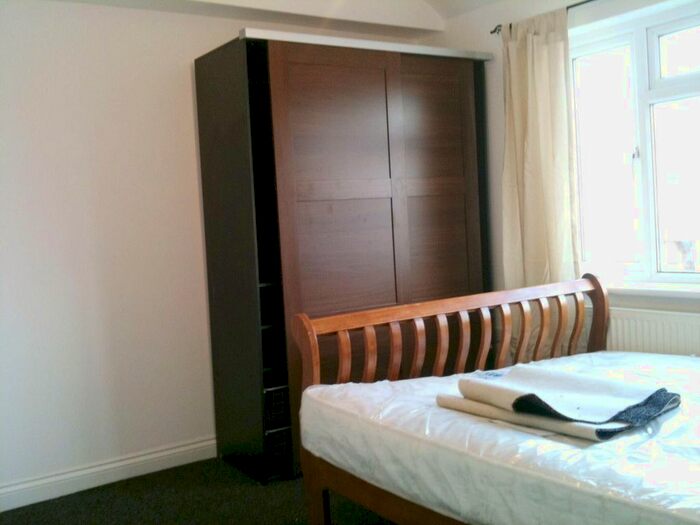 1 Bedroom Maisonette To Rent In The Alders, Hounslow, TW5