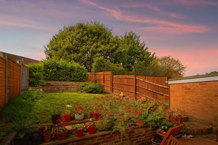 3 Bedroom Terraced House For Sale In Bideford Green, Leighton Buzzard, LU7