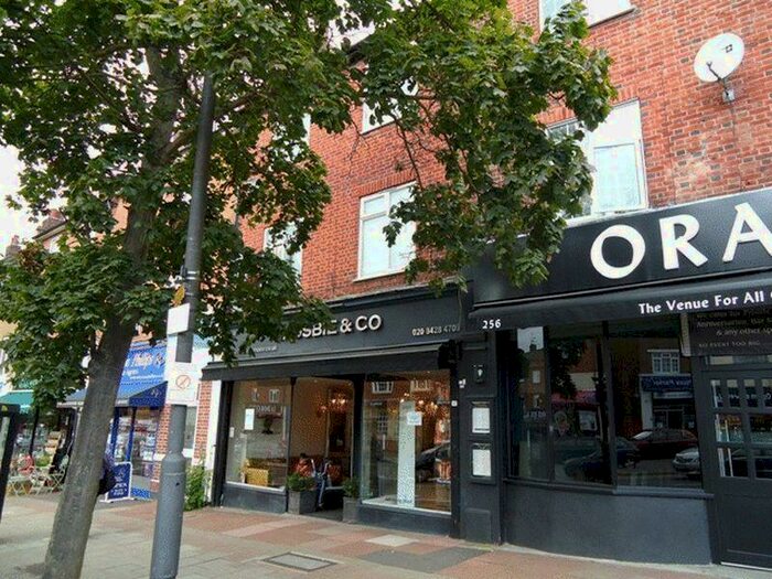 1 Bedroom Apartment To Rent In Uxbridge Road, Hatch End, HA5