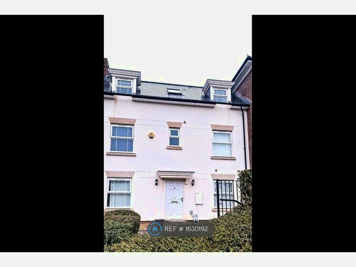 4 Bedroom Terraced House To Rent In Trubwick Avenue, Haywards Heath, RH16