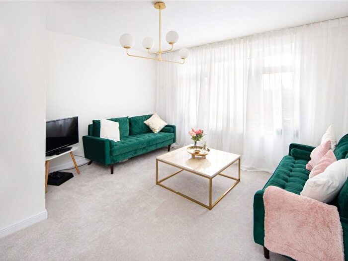 1 Bedroom Flat To Rent In Holloway Road, London, E6