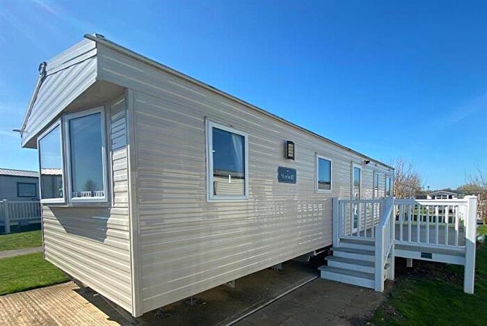 Park Home For Sale In Tattershall Lakes Country Park – Lincolnshire, LN4