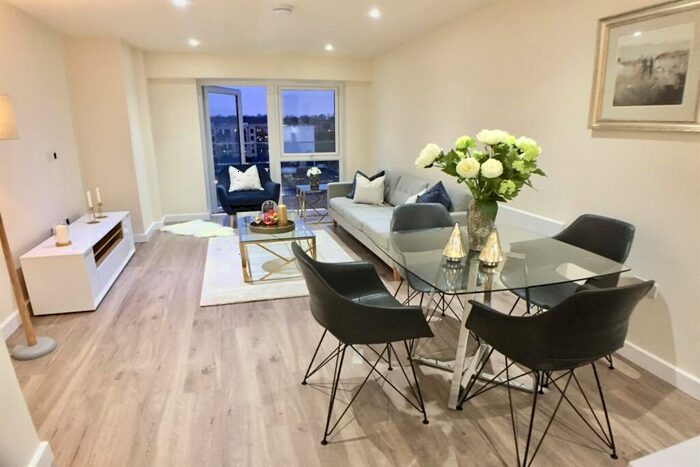 2 Bedroom Apartment To Rent In Capri House, Beaufort Square, NW9